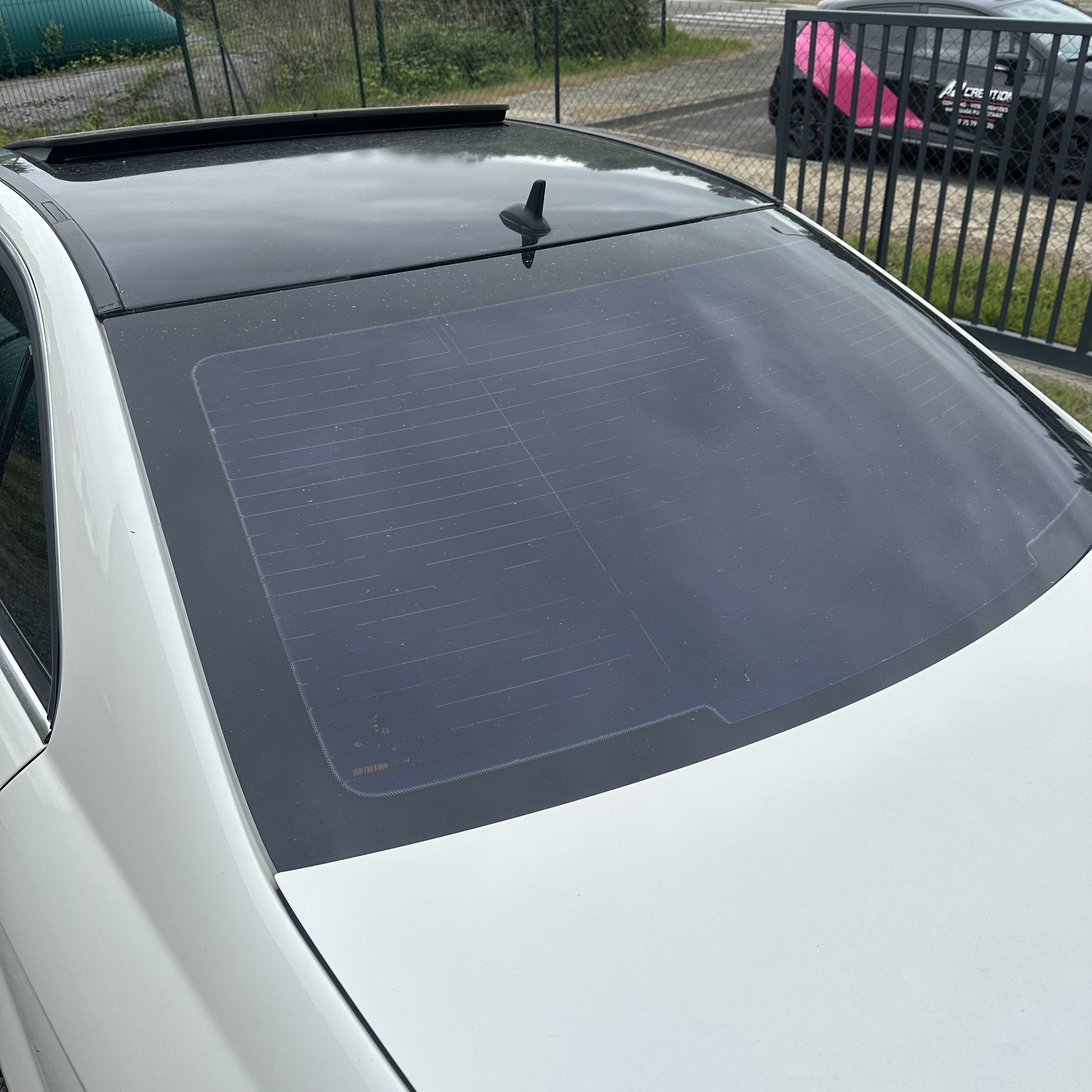 Vitre teintée sans protection PPF